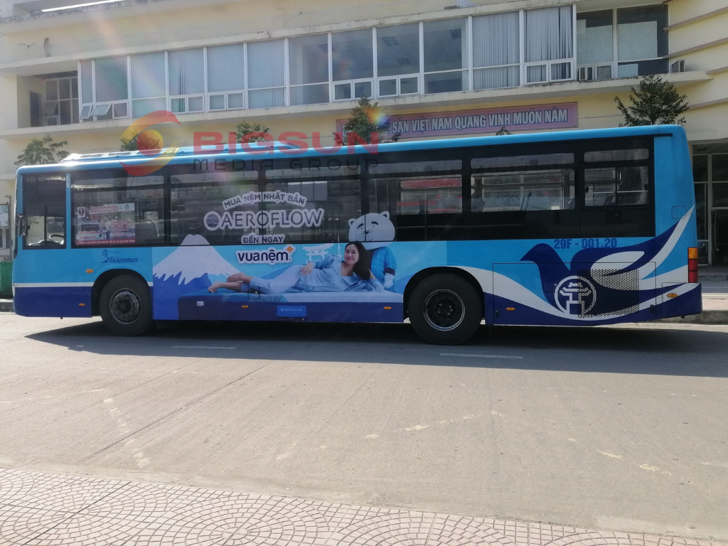 Quảng cáo xe bus nhãn Vua nệm